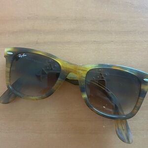 Vintage Ray-Ban Wayfarers Sunglasses